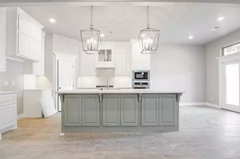 8133 Mountain Oak Dr, Edmond, OK 73034