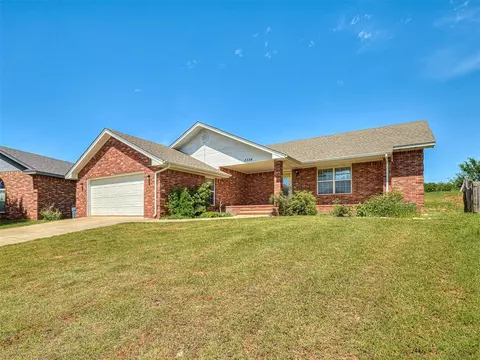 2334 Tailwinds Dr, Purcell, OK 73080 photo 2