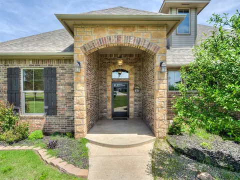 1960 Bermuda Dr, Newcastle, OK 73065