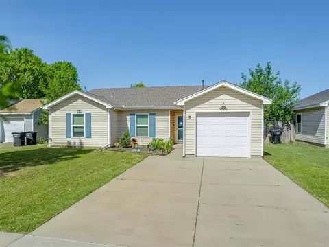 1813 Eagle Dr, Moore, OK 73160 photo 2