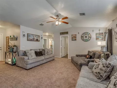 1813 Eagle Dr, Moore, OK 73160 photo 5