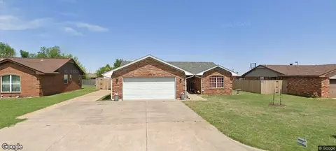 1910 Villa Dr, El Reno, OK 73036