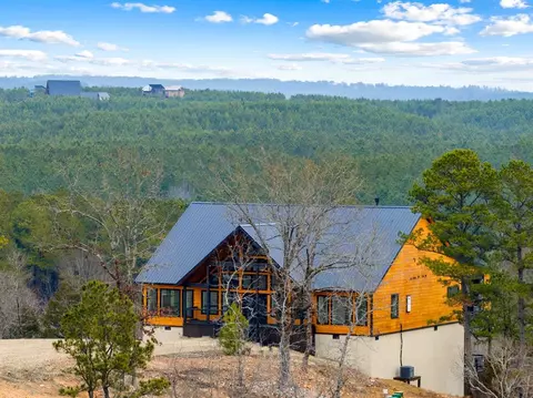 203 Ironwood Creek Trl, Broken Bow, OK 74728