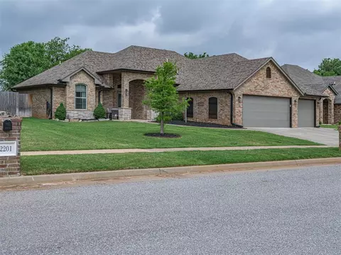 2145 Sycamore Creek Ave, Yukon, OK 73099