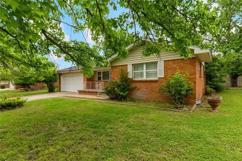 808 W 23rd St, Ada, OK 74820 photo 4
