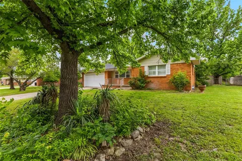 808 W 23rd St, Ada, OK 74820 photo 2