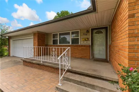 808 W 23rd St, Ada, OK 74820 photo 5