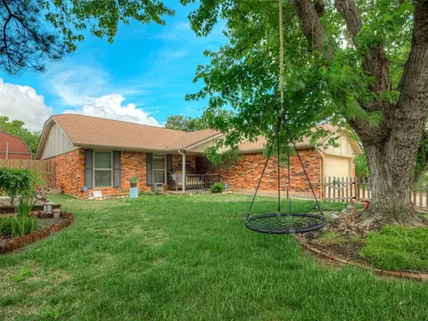 105 Pawnee Pl, Yukon, OK 73099