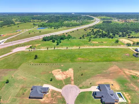 1986 London Pl, Harrah, OK 73045