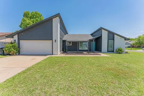 11008 Davis St, Oklahoma City, OK 73162