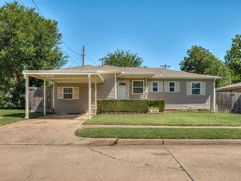 8 Shirley Ln, Edmond, OK 73034