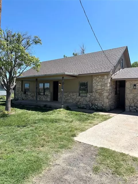 1024 Zinn Ave, Blair, OK 73526