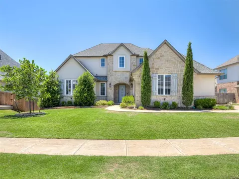 832 Gateway Bridge Rd, Edmond, OK 73034