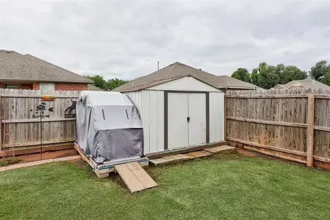 520 E Juniper Ln, Mustang, OK 73064 photo 41