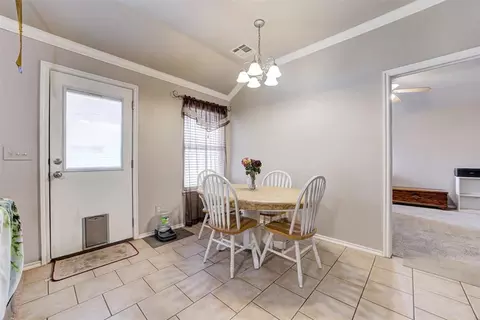 520 E Juniper Ln, Mustang, OK 73064 photo 9