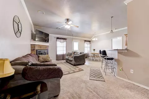 520 E Juniper Ln, Mustang, OK 73064 photo 4