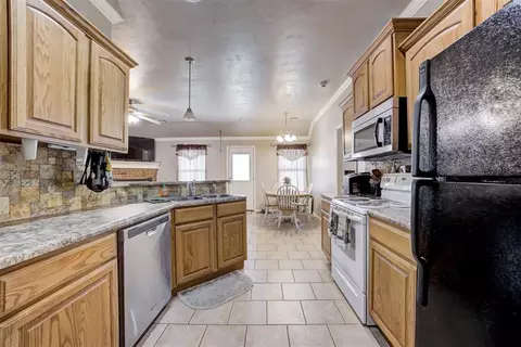 520 E Juniper Ln, Mustang, OK 73064 photo 16