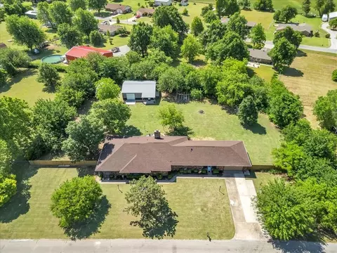 15170 Arrowhead Dr, Yukon, OK 73099
