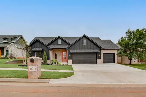 11712 NW 102nd St, Yukon, OK 73099