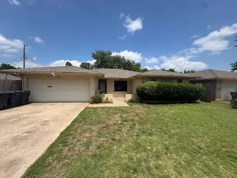 2904 N Shannon Ave, Bethany, OK 73008