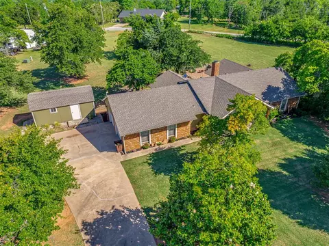 2284 Berryvine Rd, Tuttle, OK 73089 photo 4