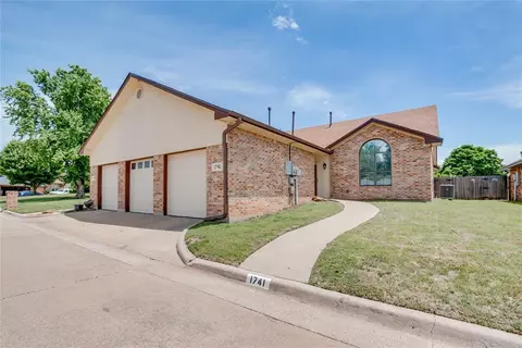 1741 Lionsgate Cir, Bethany, OK 73008
