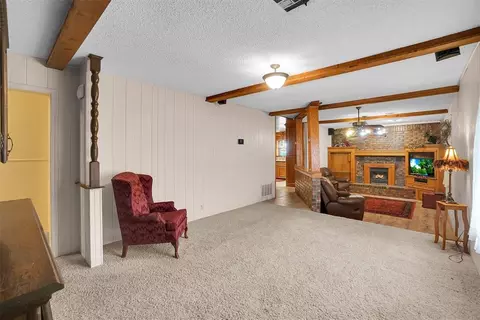 Living - 20523 E County Road 158 Rd, Altus, OK 73521 photo 2 of 4