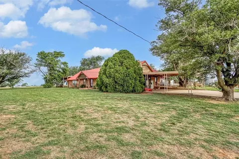 Exterior - 20523 E County Road 158 Rd, Altus, OK 73521 photo 3 of 12