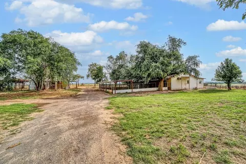 Exterior - 20523 E County Road 158 Rd, Altus, OK 73521 photo 8 of 12