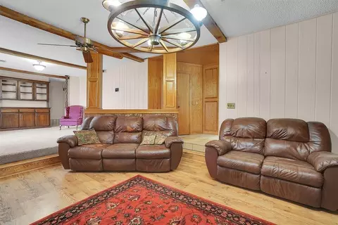 Living - 20523 E County Road 158 Rd, Altus, OK 73521 photo 3 of 4