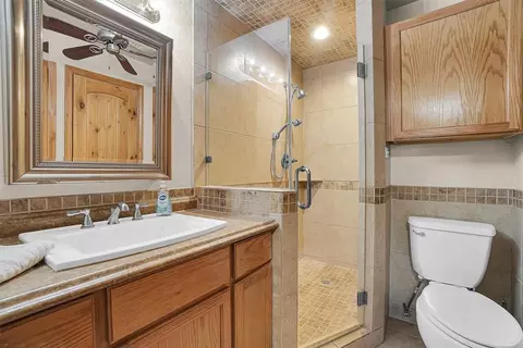Bath - 20523 E County Road 158 Rd, Altus, OK 73521 photo 2 of 2