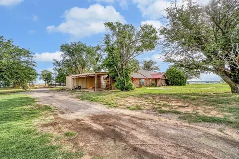 Exterior - 20523 E County Road 158 Rd, Altus, OK 73521 photo 7 of 12