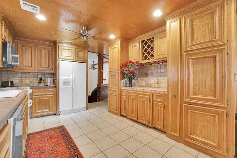 Kitchen - 20523 E County Road 158 Rd, Altus, OK 73521 photo 3 of 3