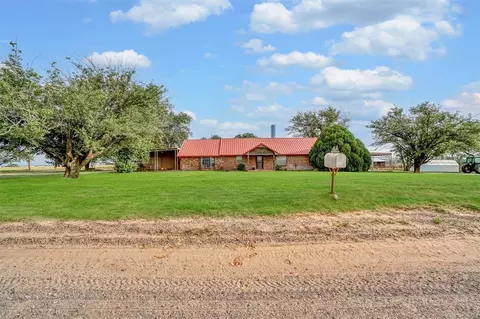 Exterior - 20523 E County Road 158 Rd, Altus, OK 73521 photo 2 of 12