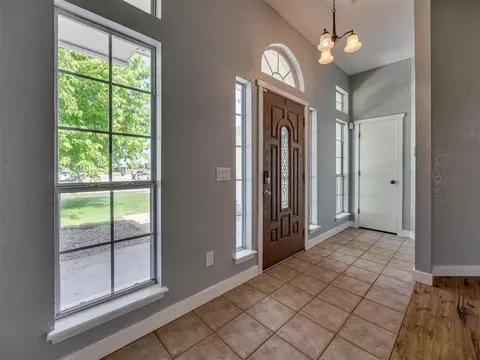 1900 New Haven Ct, Moore, OK 73160 photo 4