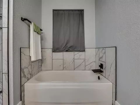 1900 New Haven Ct, Moore, OK 73160 photo 18