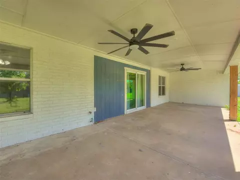 1900 New Haven Ct, Moore, OK 73160 photo 28