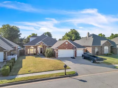 12413 Village Ln, Oklahoma City, OK 73170