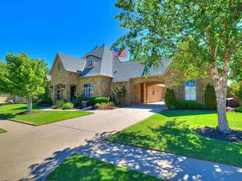 13100 Carriage Way, Oklahoma City, OK 73142