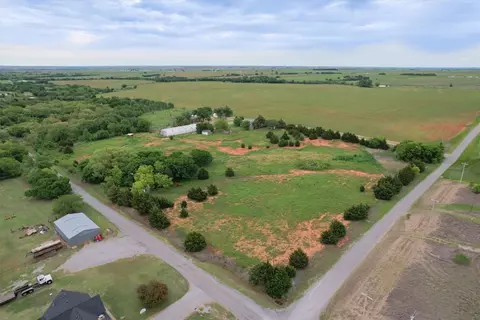 E1090 & N2260 Roads, Clinton, OK 73601
