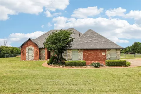 1329 S Southersby Dr, Mustang, OK 73064