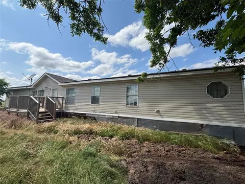 13504 E Wheat Capital Rd, Fairmont, OK 73736