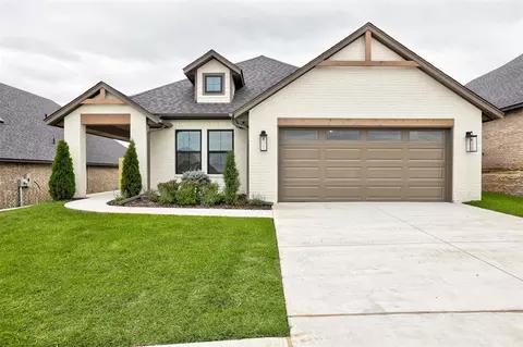 4916 Sand Lily Ln, Edmond, OK 73034
