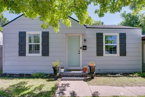 222 E Douglas Dr, Midwest City, OK 73110