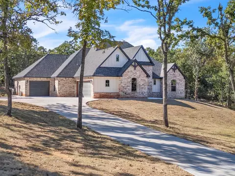15971 Vernon Cir, Newalla, OK 74857