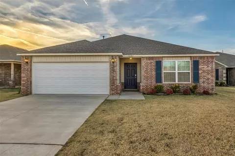 10201 Wimbledon Ct, The Village, OK 73120