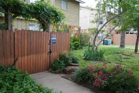 14305 N Pennsylvania Ave #2C, Oklahoma City, OK 73134