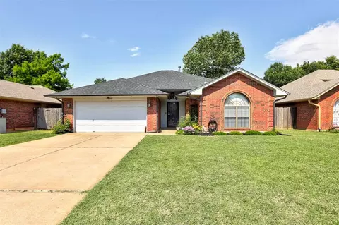 1001 Glacier Ln, Edmond, OK 73003