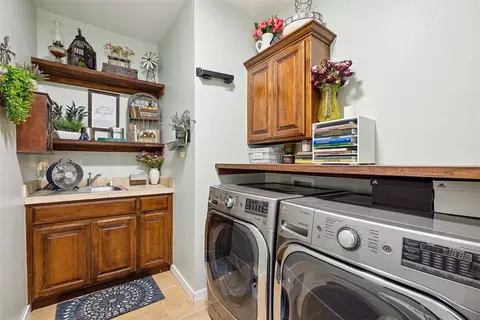 4706 Red Hawk St, Guthrie, OK 73044 photo 3