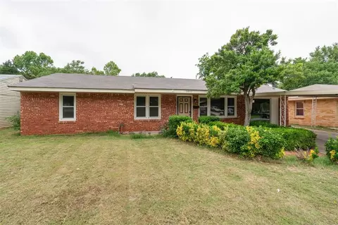 5917 N Redmond Ave, Warr Acres, OK 73122